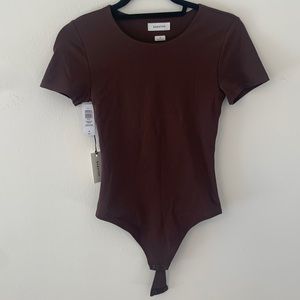 NWT Babaton Contour Crew Shortsleeve Bodysuit
